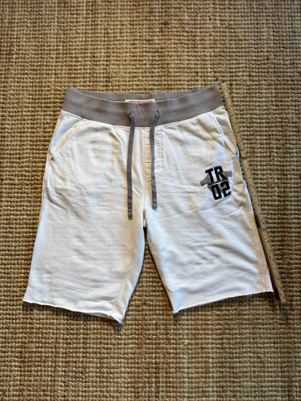 True Religion Mens White & Gray TR 02 Cutoff Sweat Shorts Size M